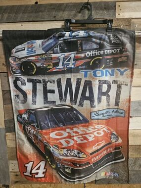 Tony Stewart #14 Outdoor Flag 2011. 27" X 35"